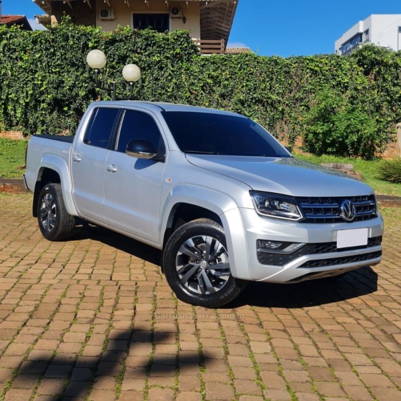 AMAROK 3.0 V6 TDI HIGHLINE CD DIESEL 4MOTION AUTOMÁTICO - 2018 - LAGOA VERMELHA