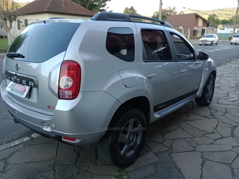 DUSTER 2.0 TECH ROAD 4X2 16V FLEX 4P AUTOMÁTICO - 2015 - TRêS COROAS