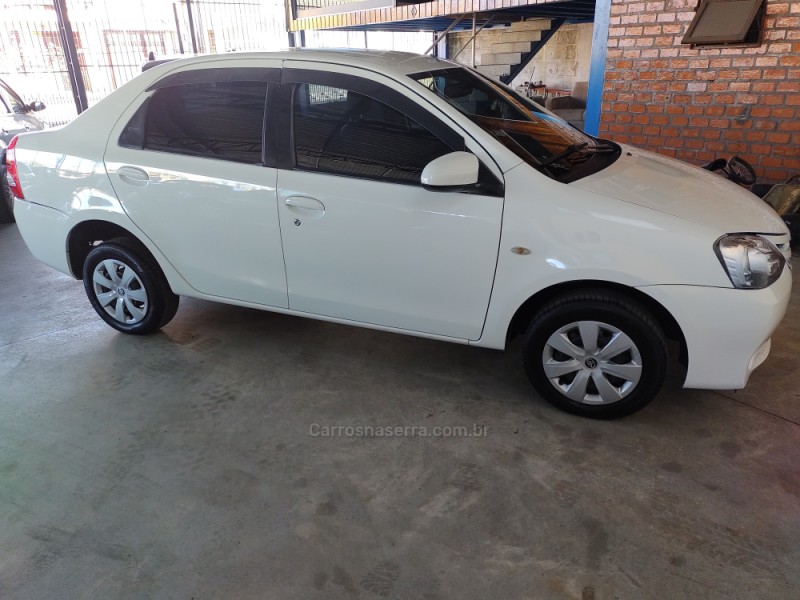 ETIOS 1.5 XS SEDAN 16V FLEX 4P MANUAL - 2016 - CAXIAS DO SUL