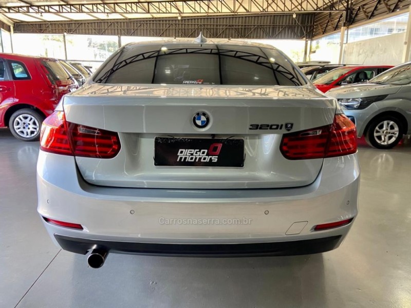 320I 2.0 16V TURBO GASOLINA 4P AUTOMÁTICO - 2013 - GIRUá
