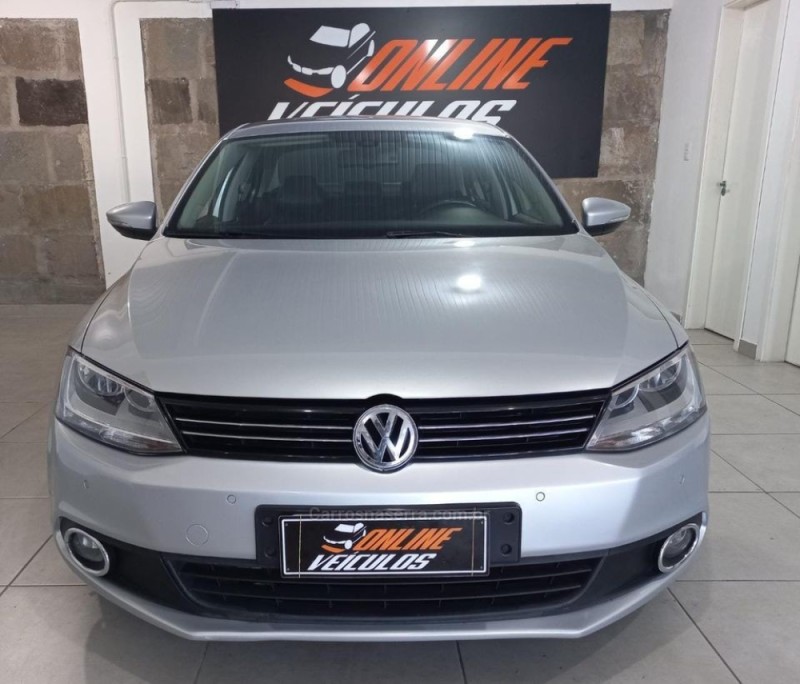 JETTA 2.0 COMFORTLINE FLEX 4P TIPTRONIC - 2013 - CAXIAS DO SUL