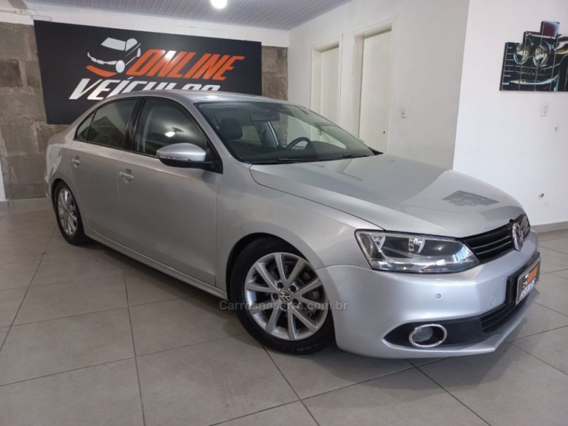 JETTA 2.0 COMFORTLINE FLEX 4P TIPTRONIC - 2013 - CAXIAS DO SUL
