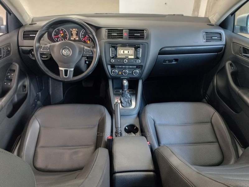 JETTA 2.0 COMFORTLINE FLEX 4P TIPTRONIC - 2013 - CAXIAS DO SUL