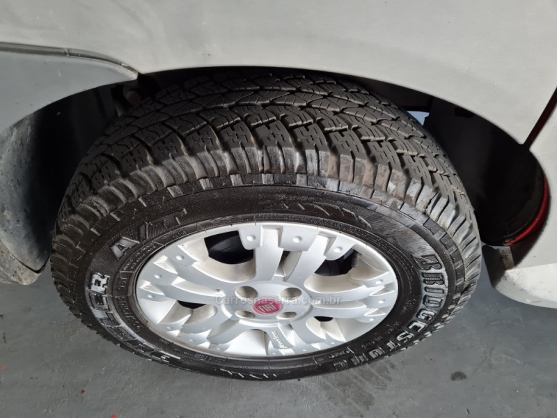 DOBLÓ 1.8 MPI ADVENTURE LOCKER 8V FLEX 4P MANUAL - 2013 - BENTO GONçALVES