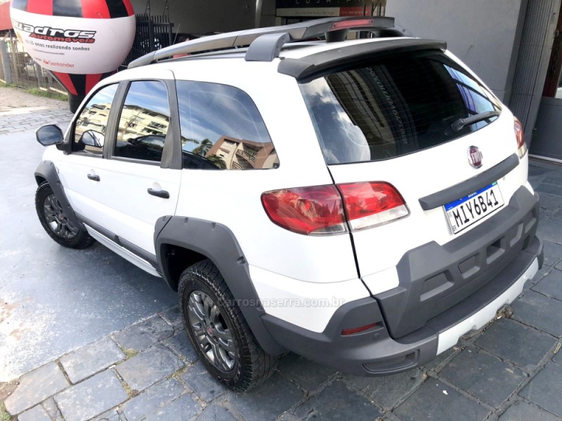 PALIO 1.8 MPI ADVENTURE WEEKEND ITALIA 16V FLEX MANUAL - 2011 - CAXIAS DO SUL