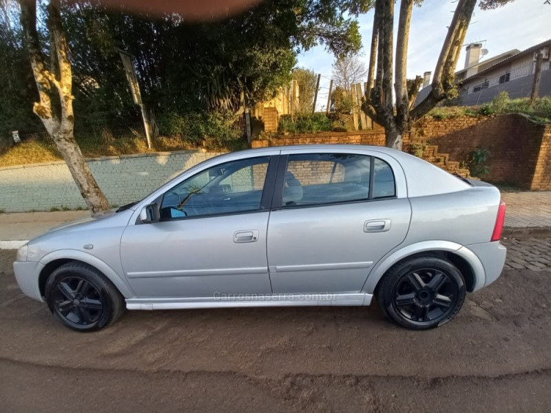 ASTRA 2.0 MPFI 8V FLEX 4P MANUAL - 2004 - VACARIA