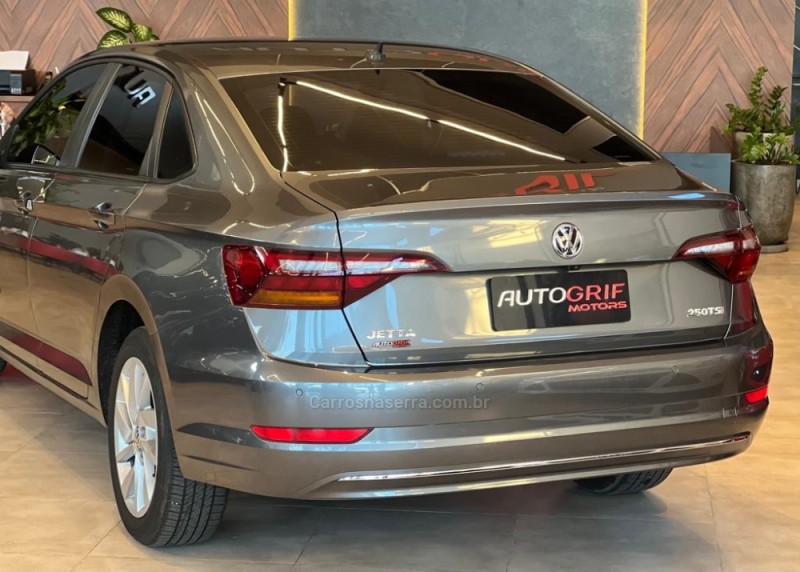 JETTA 1.4 16V TSI COMFORTLINE GASOLINA 4P TIPTRONIC - 2018 - CAMPO BOM