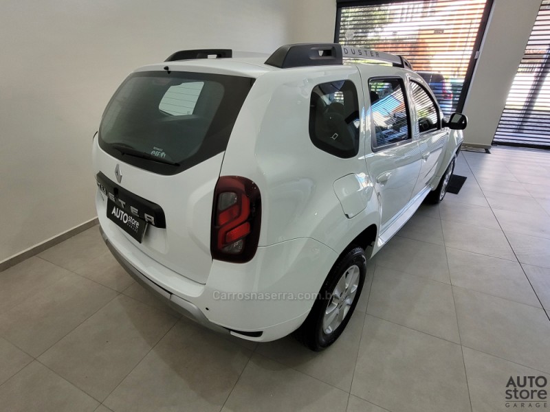 DUSTER 1.6 DYNAMIQUE 4X2 16V FLEX 4P MANUAL - 2017 - CAXIAS DO SUL