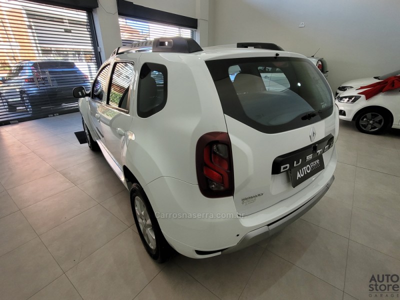DUSTER 1.6 DYNAMIQUE 4X2 16V FLEX 4P MANUAL - 2017 - CAXIAS DO SUL