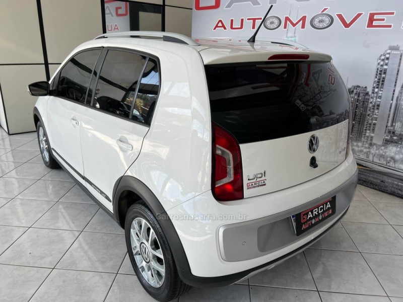 UP 1.0 CROSS T.FLEX 12V 4P MANUAL - 2016 - IGREJINHA