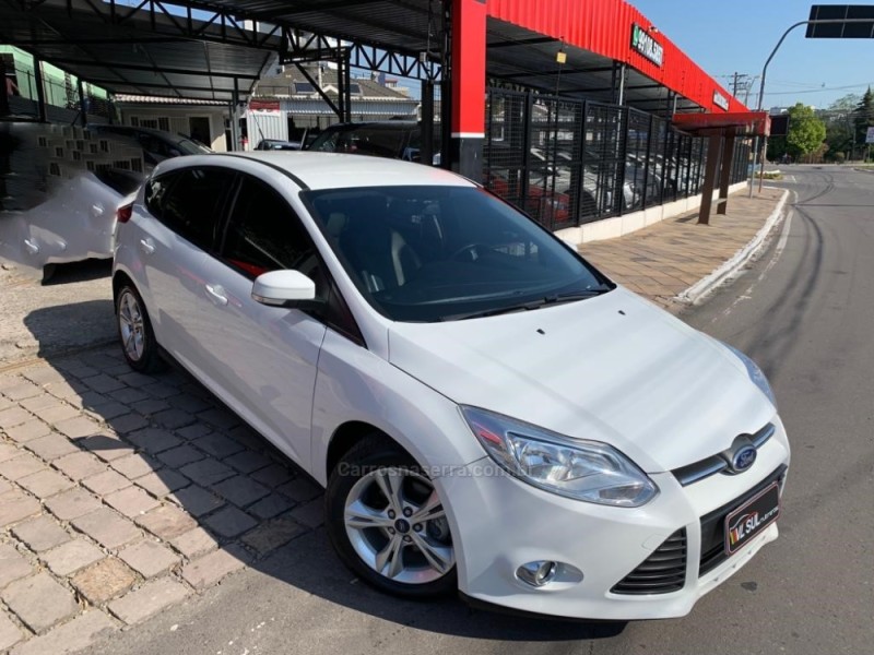 FOCUS 1.6 SE HATCH 16V FLEX 4P AUTOMÁTICO