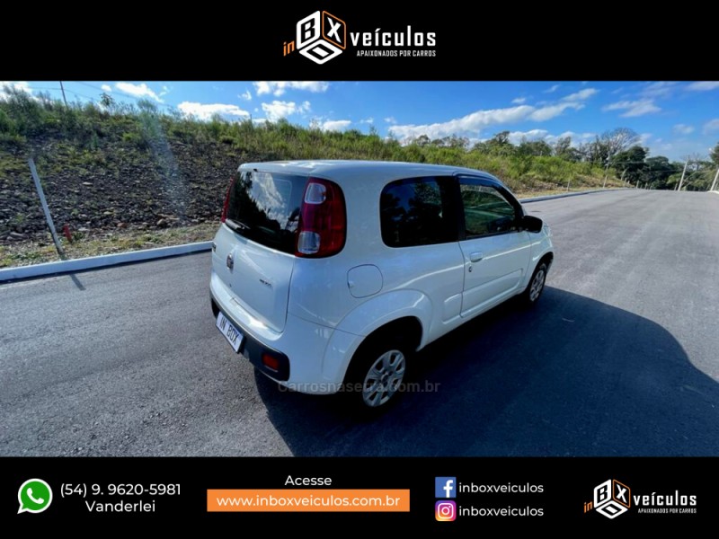 UNO 1.0 VIVACE 8V FLEX 2P MANUAL - 2012 - GRAMADO
