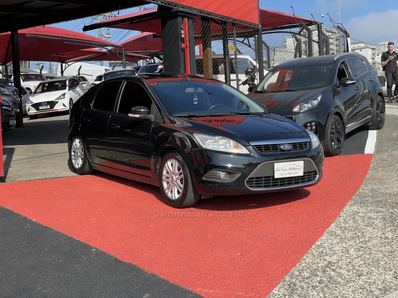 FOCUS 2.0 GHIA 16V GASOLINA 4P MANUAL - 2009 - FARROUPILHA