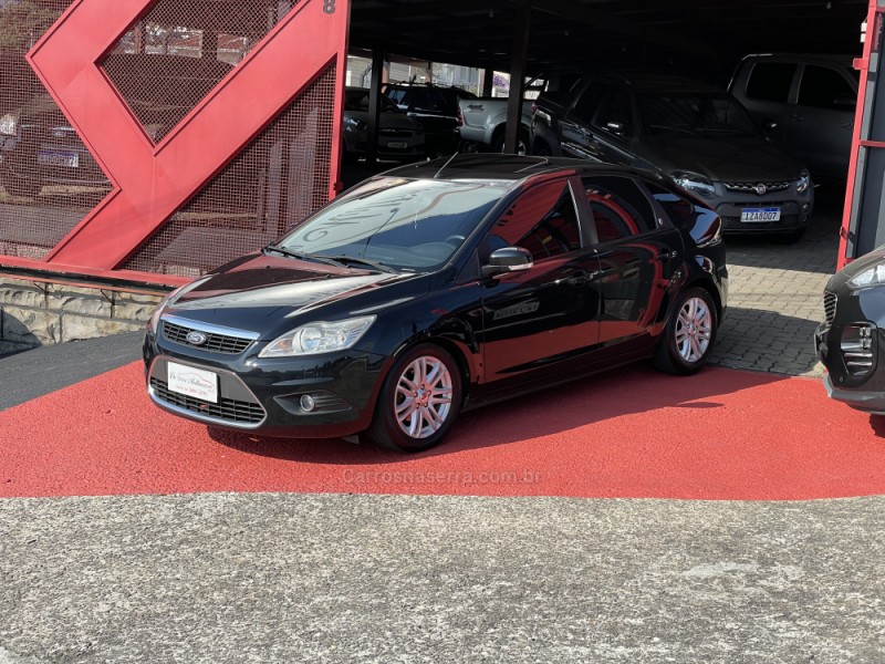 FOCUS 2.0 GHIA 16V GASOLINA 4P MANUAL - 2009 - FARROUPILHA