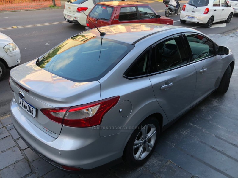 FOCUS 2.0 SE SEDAN 16V FLEX 4P AUTOMÁTICO - 2014 - CAXIAS DO SUL