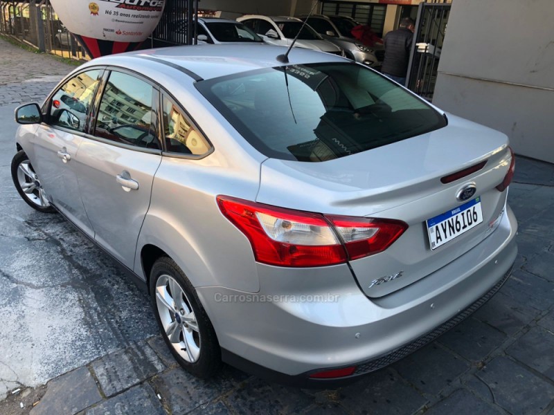 FOCUS 2.0 SE SEDAN 16V FLEX 4P AUTOMÁTICO - 2014 - CAXIAS DO SUL