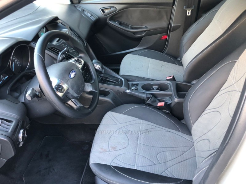 FOCUS 2.0 SE SEDAN 16V FLEX 4P AUTOMÁTICO - 2014 - CAXIAS DO SUL
