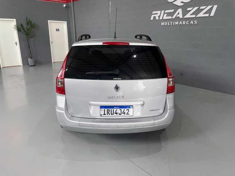 MÉGANE 1.6 DYNAMIQUE GRAND TOUR 16V FLEX 4P MANUAL - 2011 - NOVO HAMBURGO