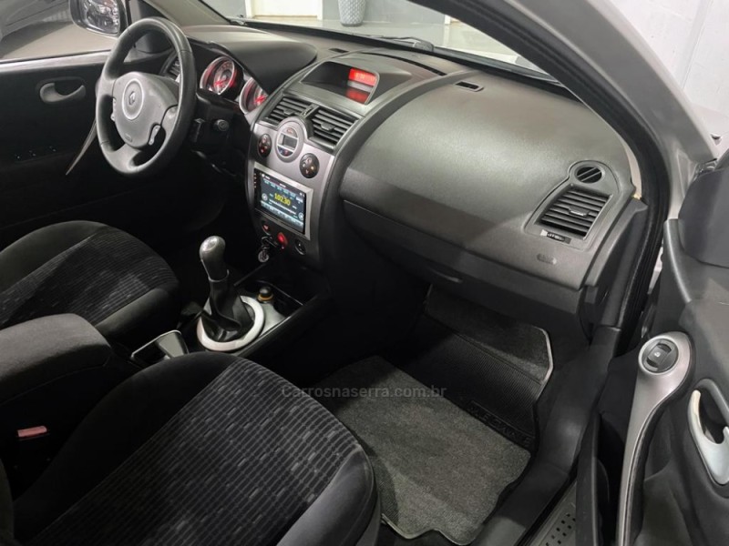 MÉGANE 1.6 DYNAMIQUE GRAND TOUR 16V FLEX 4P MANUAL - 2011 - NOVO HAMBURGO