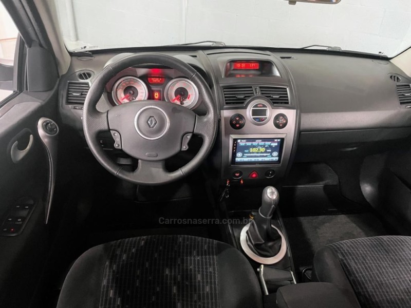 MÉGANE 1.6 DYNAMIQUE GRAND TOUR 16V FLEX 4P MANUAL - 2011 - NOVO HAMBURGO