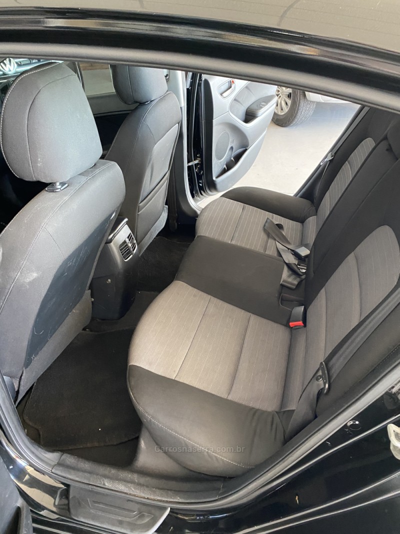 CERATO 1.6 E.221 SEDAN 16V GASOLINA 4P AUTOMÁTICO - 2014 - PAROBé