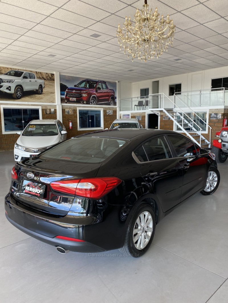 CERATO 1.6 E.221 SEDAN 16V GASOLINA 4P AUTOMÁTICO - 2014 - PAROBé