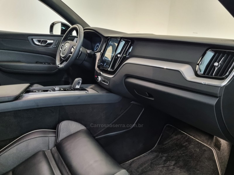 XC60 2.0 T8 R DESIGN HYBRID GASOLINA 4P AUTOMÁTICO - 2020 - BENTO GONçALVES