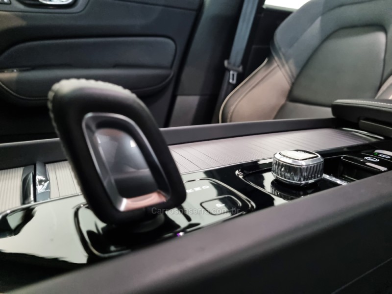 XC60 2.0 T8 R DESIGN HYBRID GASOLINA 4P AUTOMÁTICO - 2020 - BENTO GONçALVES