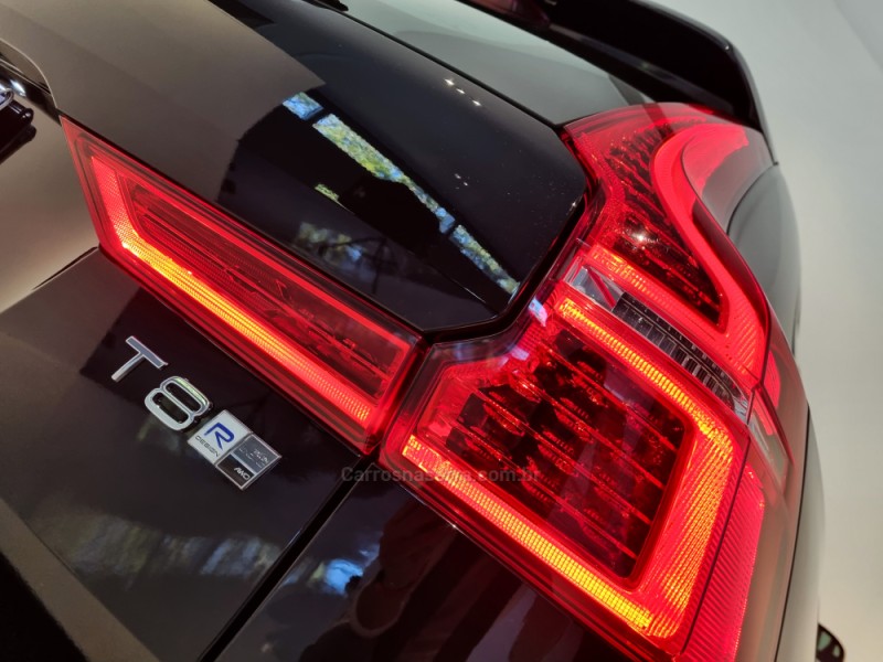 XC60 2.0 T8 R DESIGN HYBRID GASOLINA 4P AUTOMÁTICO - 2020 - BENTO GONçALVES
