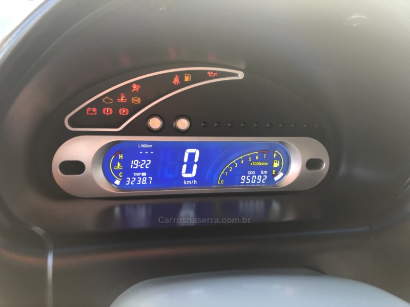 QQ 1.1 MPFI 16V GASOLINA 4P MANUAL - 2012 - VALE REAL