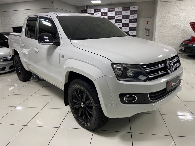 AMAROK 2.0 HIGHLINE 4X4 CD 16V TURBO INTERCOOLER DIESEL 4P AUTOMÁTICO - 2015 - ESTâNCIA VELHA