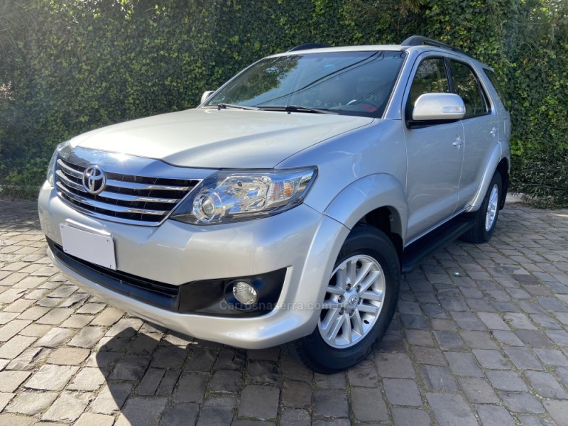 HILUX SW4 2.7 SR 4X2 16V FLEX 4P AUTOMÁTICO - 2014 - FARROUPILHA