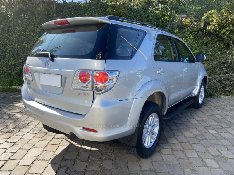 HILUX SW4 2.7 SR 4X2 16V FLEX 4P AUTOMÁTICO - 2014 - FARROUPILHA