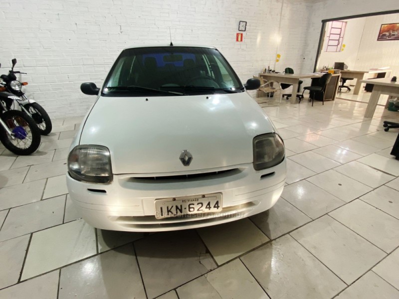 clio 1.0 rn sedan 16v gasolina 4p manual 2002 caxias do sul