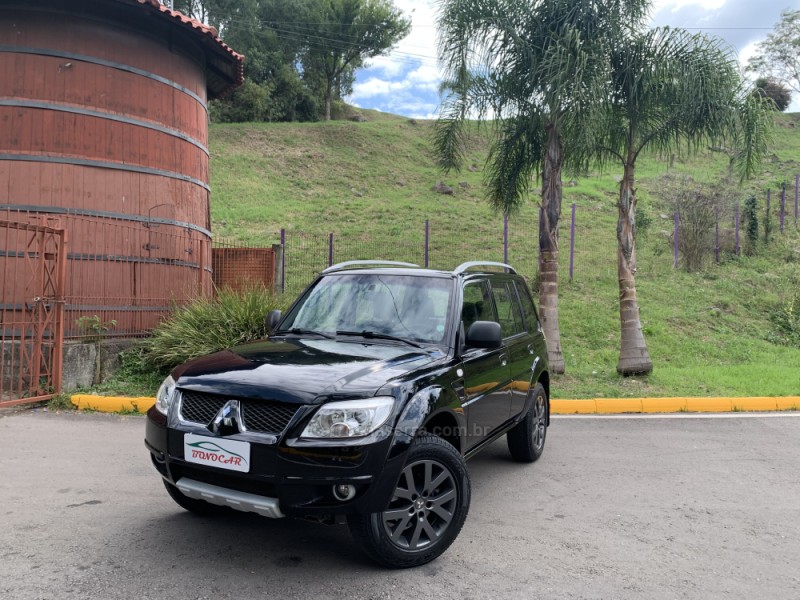 PAJERO TR4 2.0 4X4 16V 140CV FLEX 4P MANUAL