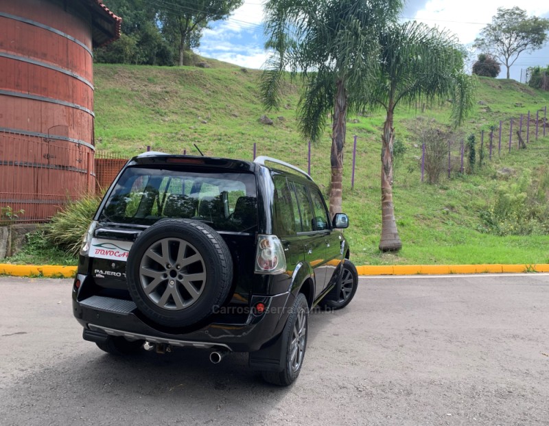 PAJERO TR4 2.0 4X4 16V 140CV FLEX 4P MANUAL - 2010 - CAXIAS DO SUL