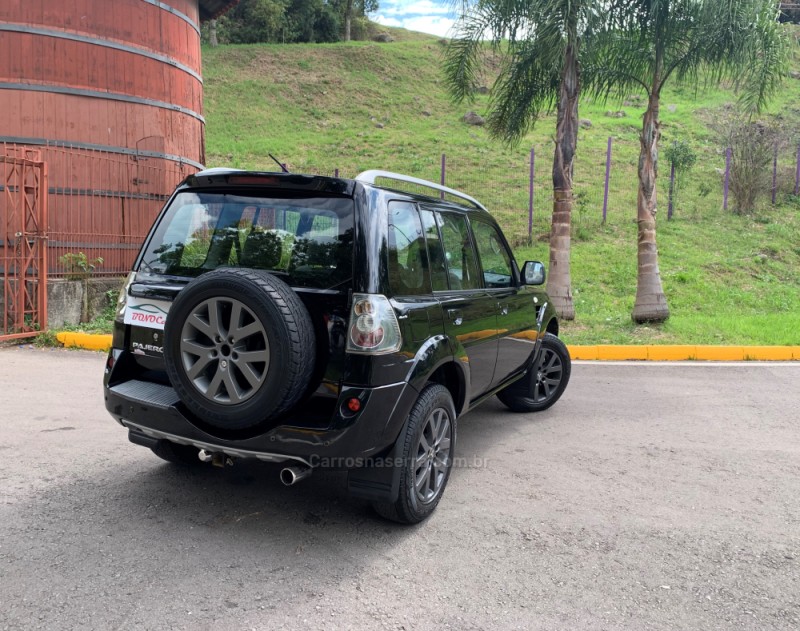 PAJERO TR4 2.0 4X4 16V 140CV FLEX 4P MANUAL - 2010 - CAXIAS DO SUL