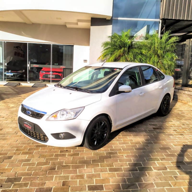 FOCUS 1.6 GLX SEDAN 8V FLEX 4P MANUAL