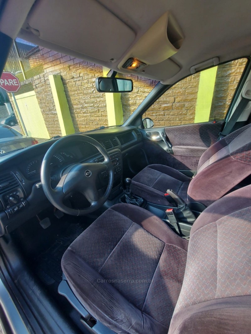 VECTRA 2.2 MPFI CD 16V GASOLINA 4P MANUAL - 2000 - CAXIAS DO SUL