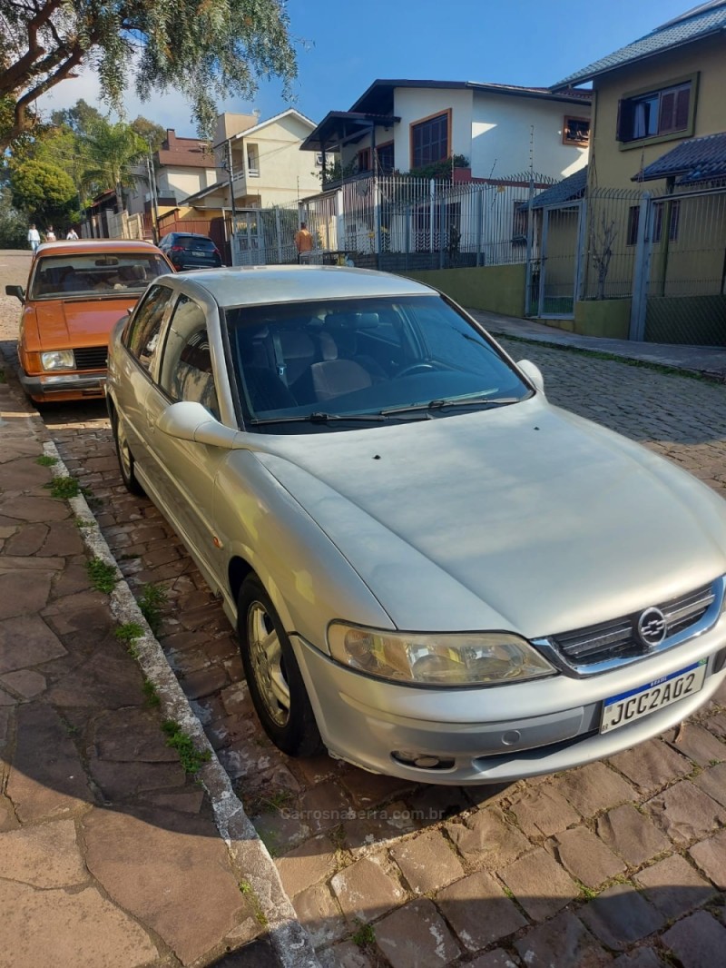 VECTRA 2.2 MPFI CD 16V GASOLINA 4P MANUAL - 2000 - CAXIAS DO SUL
