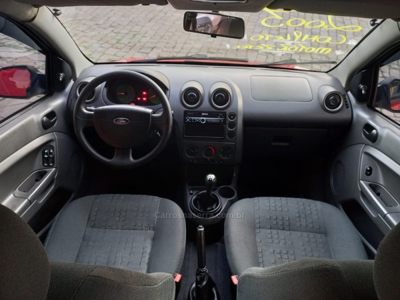 FIESTA 1.0 MPI PERSONNALITÉ 8V GASOLINA 4P MANUAL - 2003 - CAXIAS DO SUL
