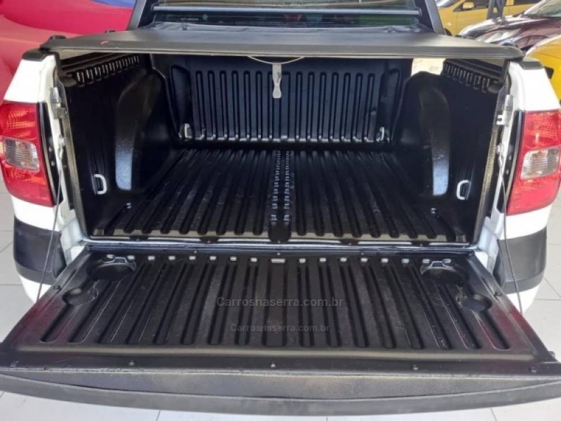 SAVEIRO 1.6 MI HIGHLINE CD 8V FLEX 2P MANUAL - 2015 - CAXIAS DO SUL