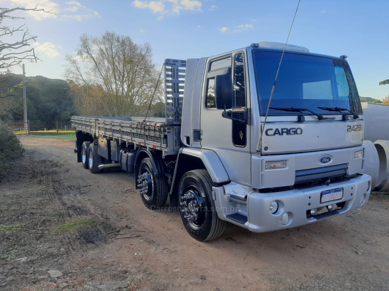 CARGO 2428 E T 8X2