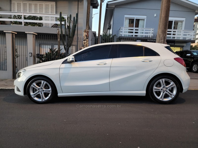 A 200 1.6 TURBO URBAN 16V GASOLINA 4P AUTOMÁTICO - 2015 - BENTO GONçALVES