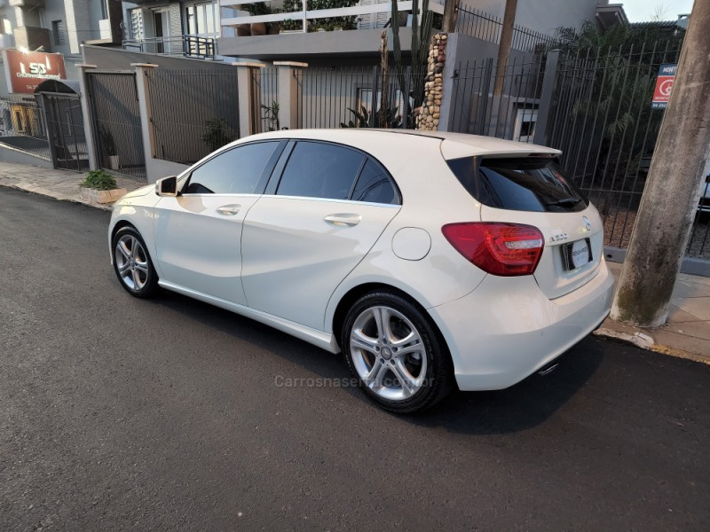 A 200 1.6 TURBO URBAN 16V GASOLINA 4P AUTOMÁTICO - 2015 - BENTO GONçALVES