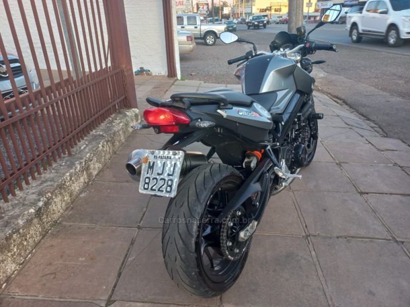 F 800 R - 2011 - VACARIA