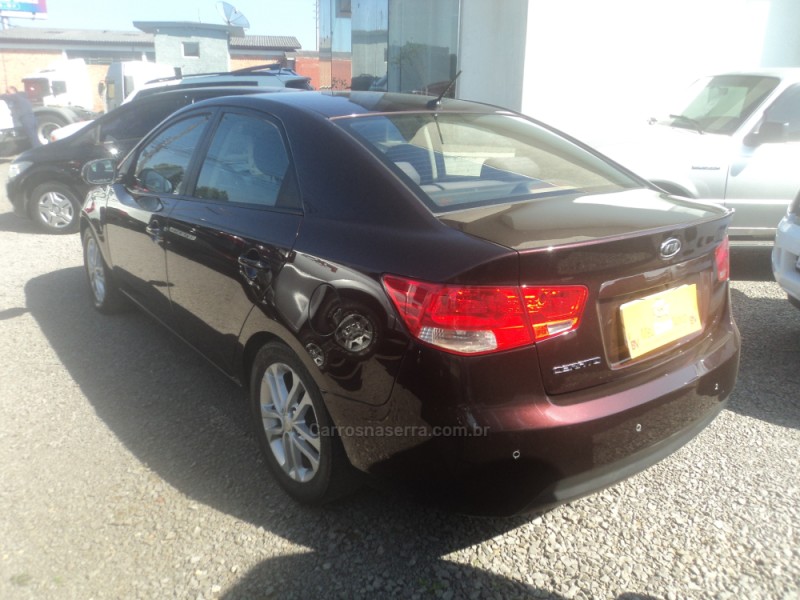 CERATO 1.6 EX3 SEDAN 16V GASOLINA 4P MANUAL - 2011 - FARROUPILHA