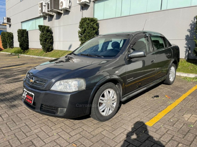 ASTRA 2.0 MPFI ELEGANCE SEDAN 8V FLEX 4P MANUAL - 2005 - CAXIAS DO SUL