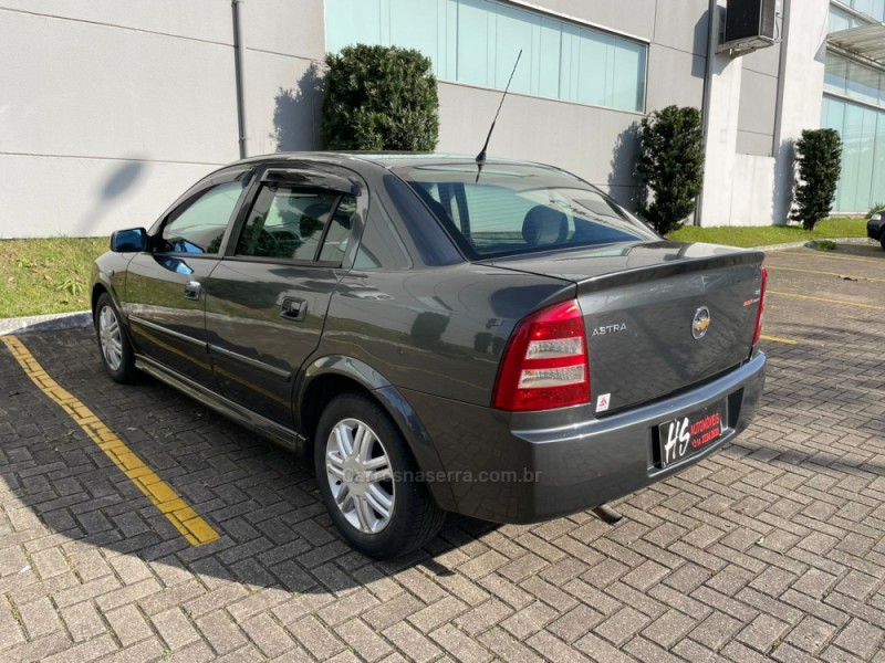 ASTRA 2.0 MPFI ELEGANCE SEDAN 8V FLEX 4P MANUAL - 2005 - CAXIAS DO SUL