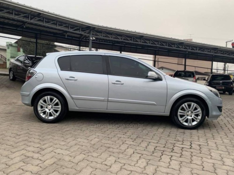 VECTRA 2.0 SFI GT HATCH 8V FLEX 4P MANUAL - 2010 - CAXIAS DO SUL